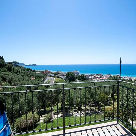 257 - Villetta Maiso - Vista Mare, Giardino E Piscina Privata A 2 Minuti Di Auto Dalle Spiagge E Mare - Parcheggio Privato Incluso Apartman *
