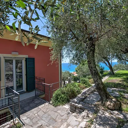 257 - Villetta Maiso - Vista Mare, Giardino E Piscina Privata A 2 Minuti Di Auto Dalle Spiagge E Mare - Parcheggio Privato Incluso Apartman